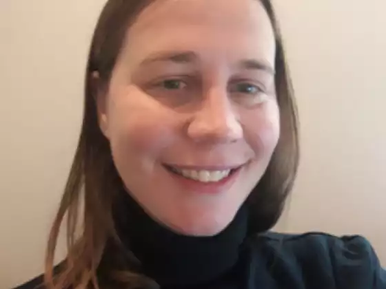 Caitlin Wheat,
Health & Wellness, Nutrition, Spirituality, Health & Wellness, Health & Wellness, Health & Wellness, Health & Wellness
Expert at Paket „Meditation für den Alltag“.